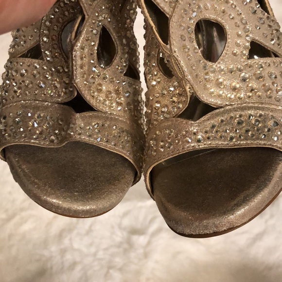 Gianni Bini swarovski gold high heels size 6 - Picture 4 of 6
